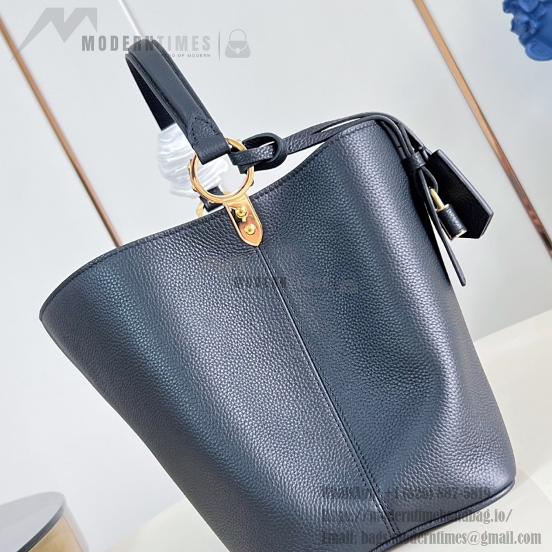 Louis Vuitton Capucines Souple Large M26259 smooth leather handbag with top handles and removable shoulder strap