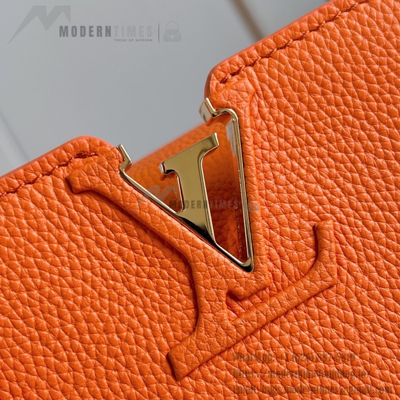 Louis Vuitton Capucines Souple Large M26259 smooth leather handbag with top handles and removable shoulder strap