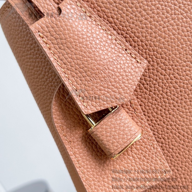 Louis Vuitton Capucines Souple Large M26259 smooth leather handbag with top handles and removable shoulder strap