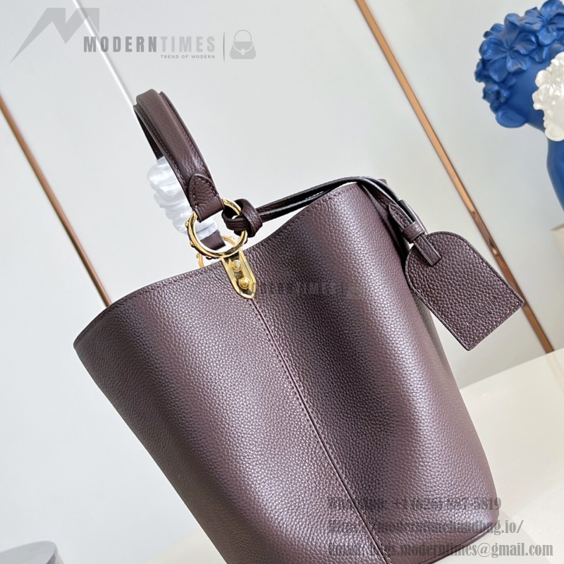 Louis Vuitton Capucines Souple Large M26259 smooth leather handbag with top handles and removable shoulder strap