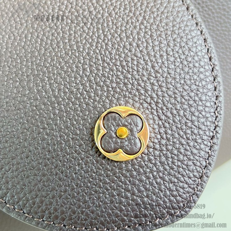 Louis Vuitton Capucines Souple Large M26259 smooth leather handbag with top handles and removable shoulder strap