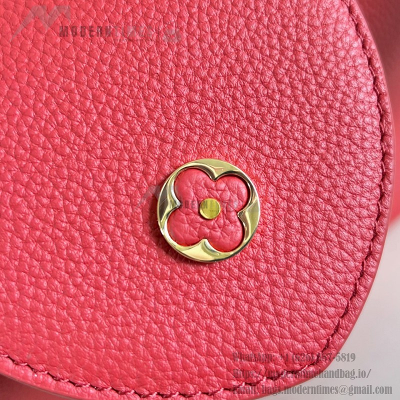 Louis Vuitton Capucines Souple Large M26259 smooth leather handbag with top handles and removable shoulder strap