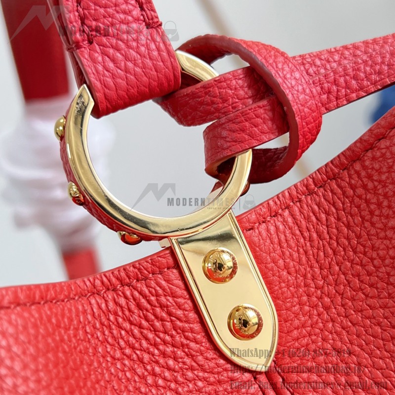 Louis Vuitton Capucines Souple Large M26259 smooth leather handbag with top handles and removable shoulder strap