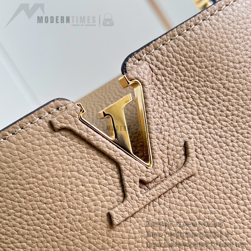 Louis Vuitton Capucines Souple Large M26259 smooth leather handbag with top handles and removable shoulder strap