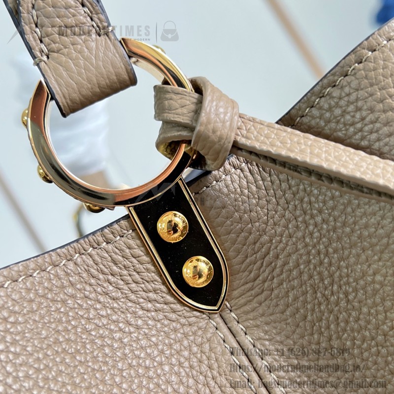 Louis Vuitton Capucines Souple Large M26259 smooth leather handbag with top handles and removable shoulder strap
