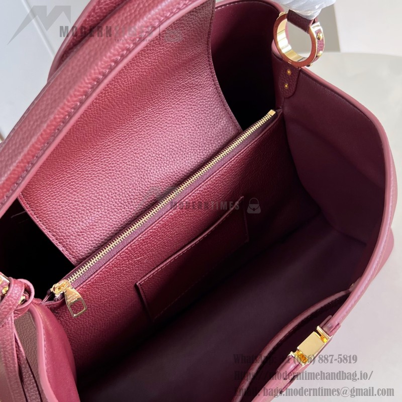 Louis Vuitton Capucines Souple Large M26259 smooth leather handbag with top handles and removable shoulder strap
