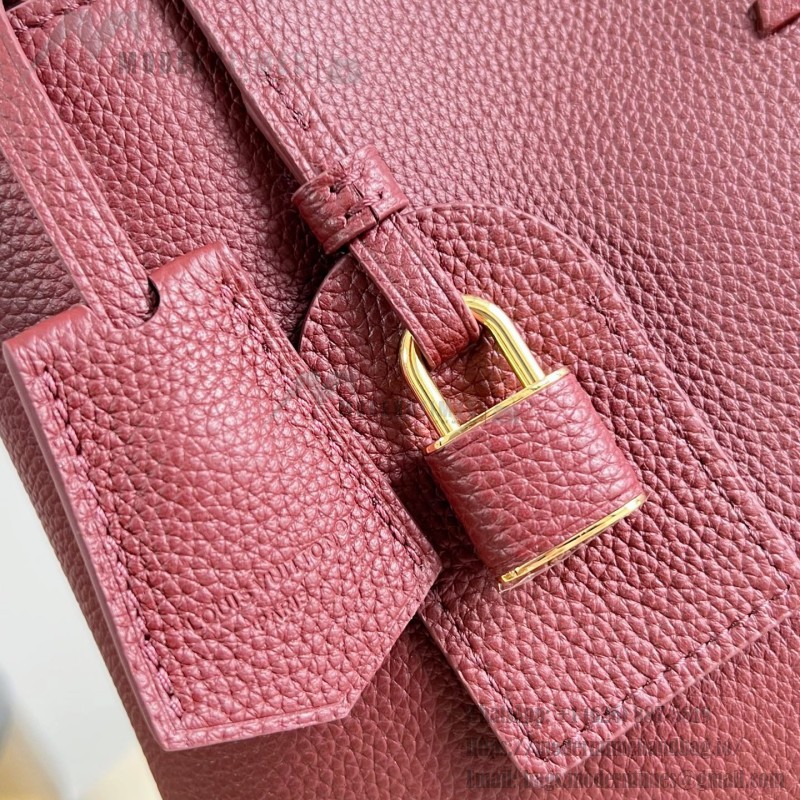 Louis Vuitton Capucines Souple Large M26259 smooth leather handbag with top handles and removable shoulder strap
