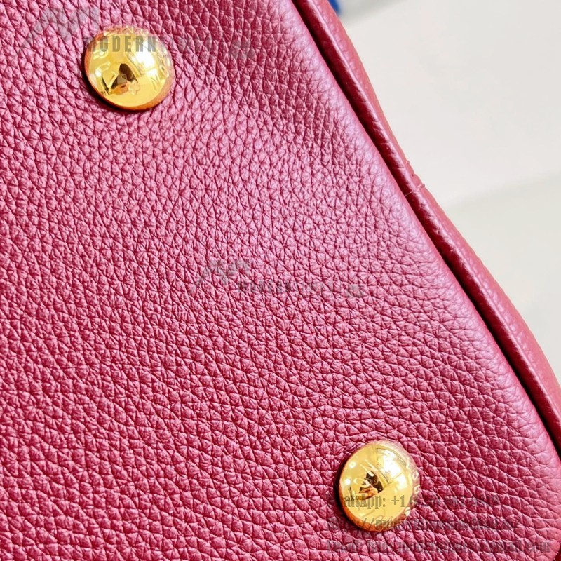 Louis Vuitton Capucines Souple Large M26259 smooth leather handbag with top handles and removable shoulder strap
