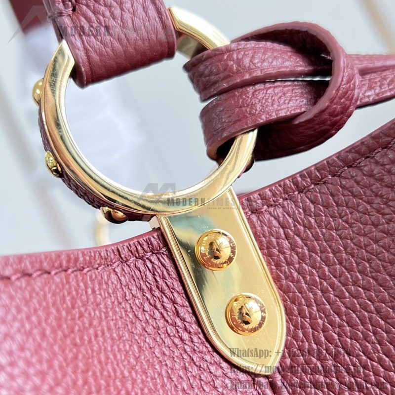 Louis Vuitton Capucines Souple Large M26259 smooth leather handbag with top handles and removable shoulder strap