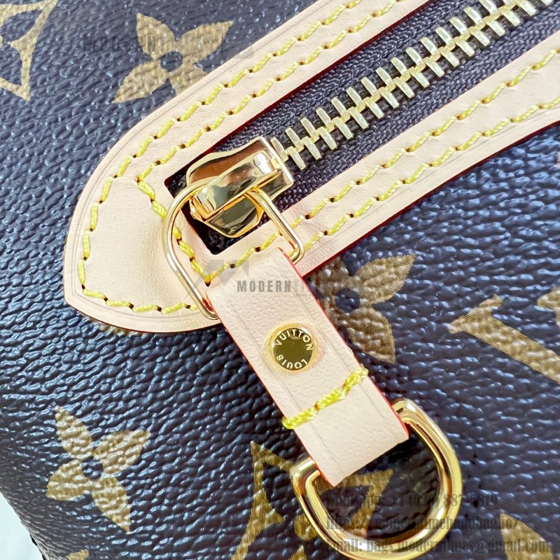  Louis Vuitton Lineup BB M28423 Monogram canvas handbag with leather trim and adjustable shoulder strap