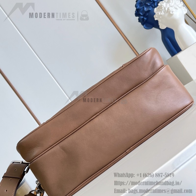 Louis Vuitton Nil M27999 soft leather bag with adjustable shoulder strap and LV Blason jacquard lining