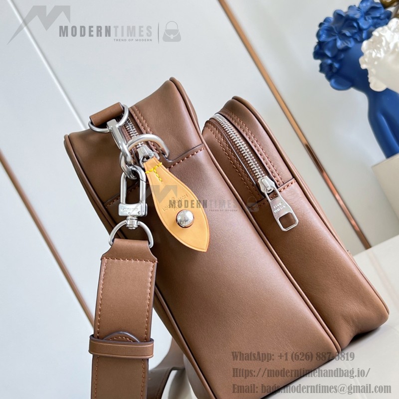 Louis Vuitton Nil M27999 soft leather bag with adjustable shoulder strap and LV Blason jacquard lining