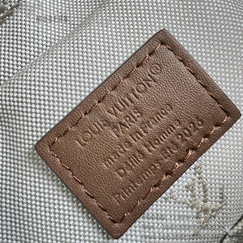 Louis Vuitton Nil M27999 soft leather bag with adjustable shoulder strap and LV Blason jacquard lining