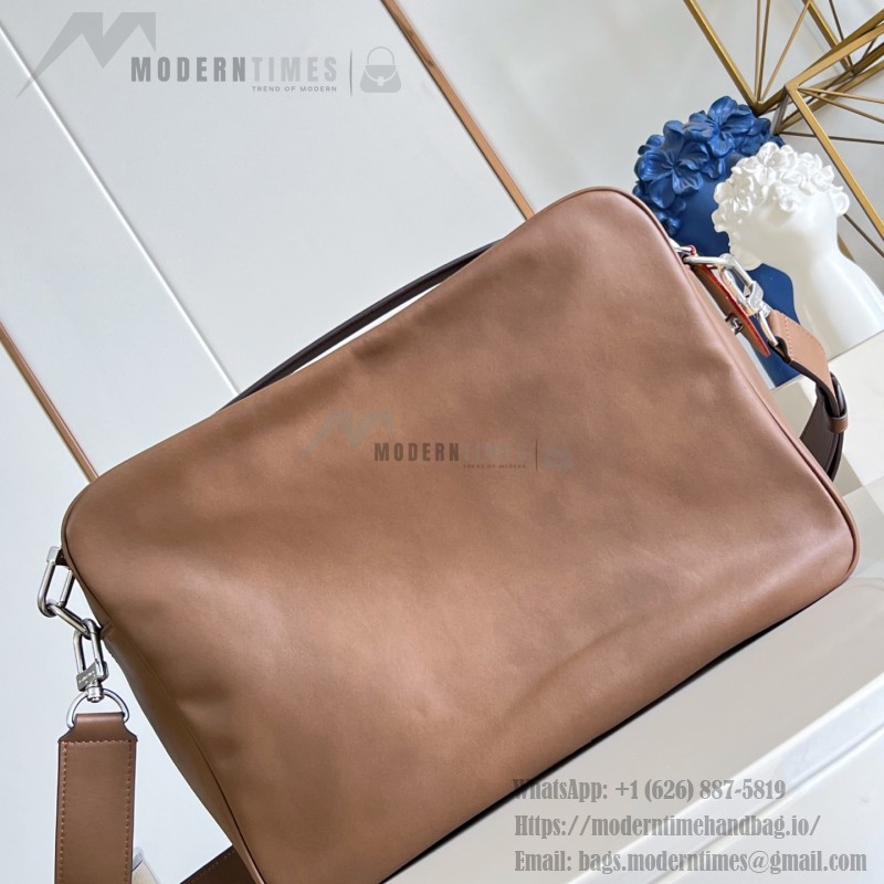 Louis Vuitton Nil M27999 soft leather bag with adjustable shoulder strap and LV Blason jacquard lining