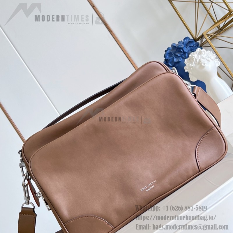 Louis Vuitton Nil M27999 soft leather bag with adjustable shoulder strap and LV Blason jacquard lining
