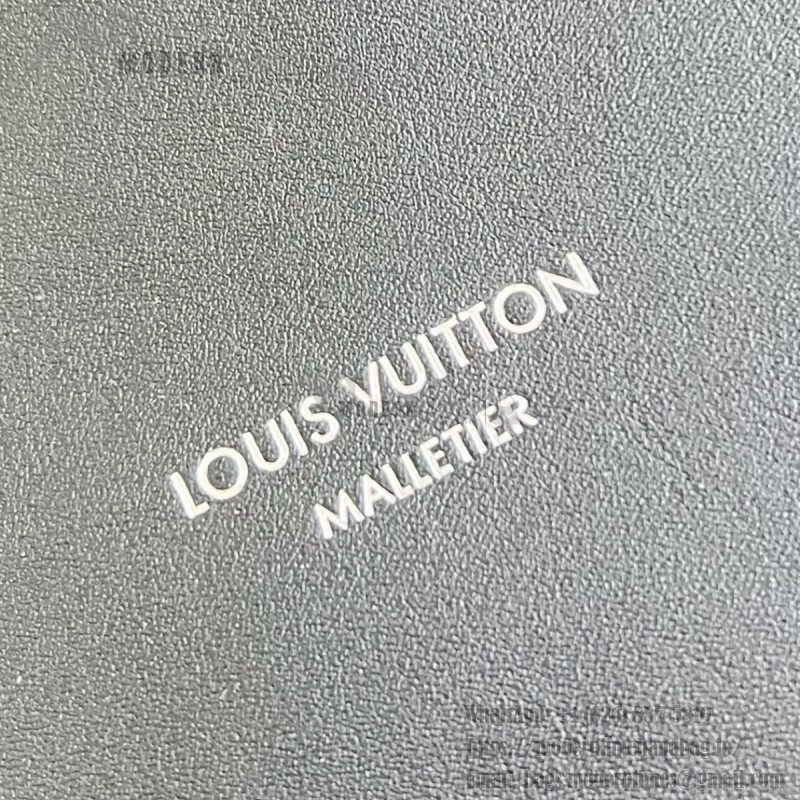 Louis Vuitton Vagabond Hobo M28392 soft tanned leather shoulder bag with an adjustable woven strap, padlock, and LV Blason jacquard lining
