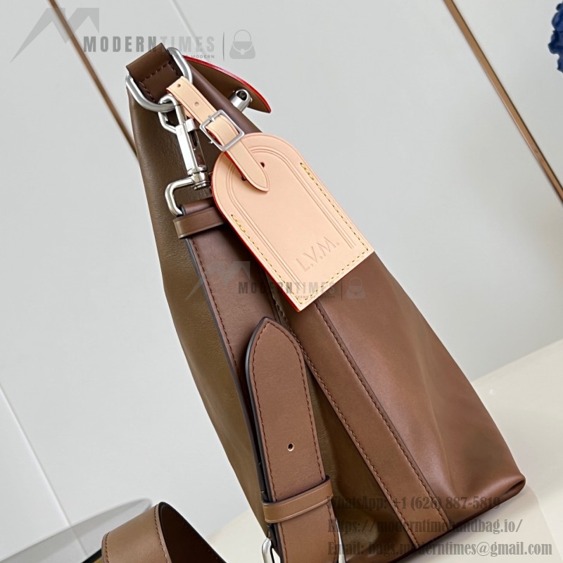 Louis Vuitton Vagabond Hobo M28392 soft tanned leather shoulder bag with an adjustable woven strap, padlock, and LV Blason jacquard lining