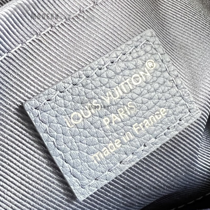 Louis Vuitton Nil M28606 Damoflage coated canvas crossbody bag with camouflage Damier pattern, detachable top handle, and adjustable wide strap