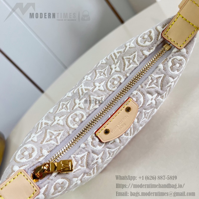 Louis Vuitton Pochette Hills M29879 Monogram Emblème jacquard handbag with cowhide leather trim