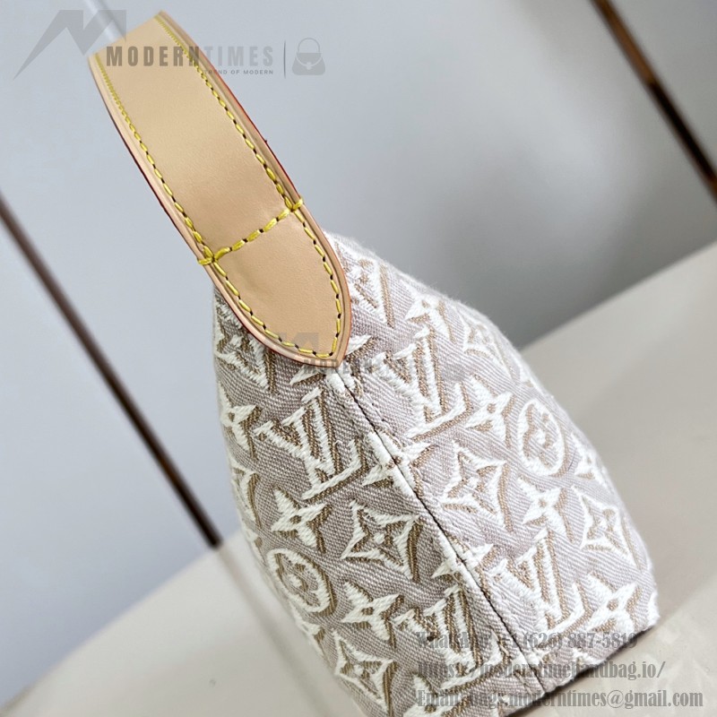 Louis Vuitton Pochette Hills M29879 Monogram Emblème jacquard handbag with cowhide leather trim