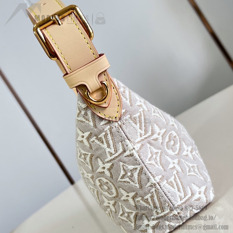 Louis Vuitton Pochette Hills M29879 Monogram Emblème jacquard handbag with cowhide leather trim
