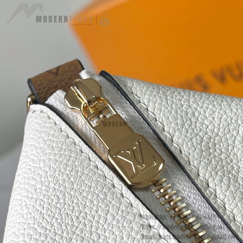 Louis Vuitton Multipass M29094 white premium handbag with A-grade steel hardware