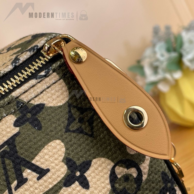 Louis Vuitton-style Keepall Bandoulière 35 M95773 and Keepall 55 M95774 vintage camouflage travel bags