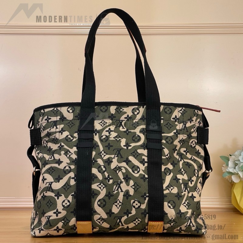 Louis Vuitton-style Takashi Murakami M95783 camouflage Monogram tote bag with spacious interior