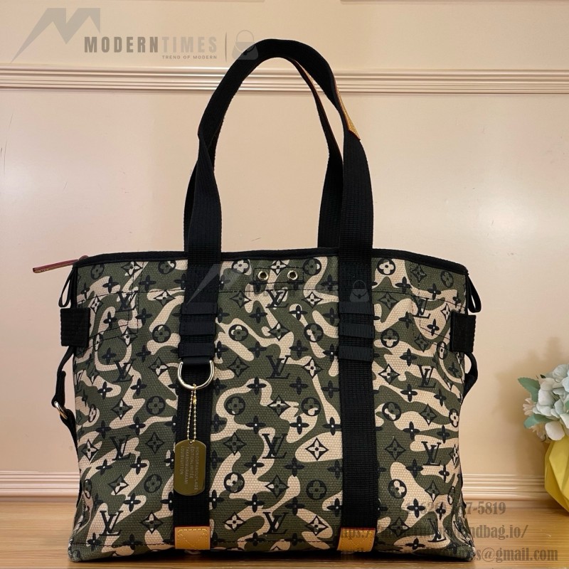 Louis Vuitton-style Takashi Murakami M95783 camouflage Monogram tote bag with spacious interior