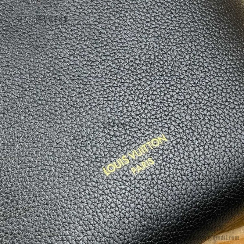 Louis Vuitton-style Multipass Mini XL M2A840 black cowhide leather crossbody bag with Monogram-style trim and detachable chain