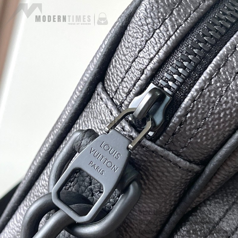 Louis Vuitton NIL Messenger Bag M14988 premium cowhide leather crossbody bag with metal hardware