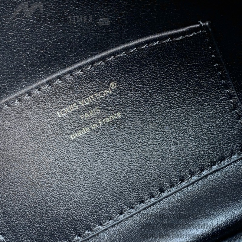 Louis Vuitton Capucines Souple MM Handbag M12924 Black – Shiny Cowhide Leather