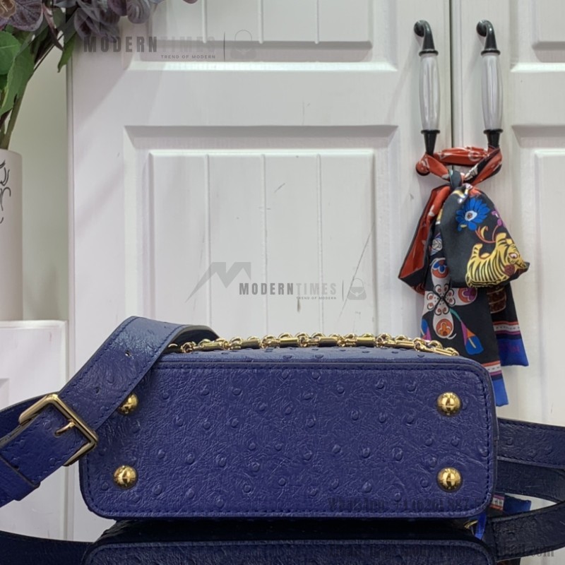 Louis Vuitton Capucines M11908 Mini & BB Handbag in Ostrich-Embossed Leather with Pearl Chain