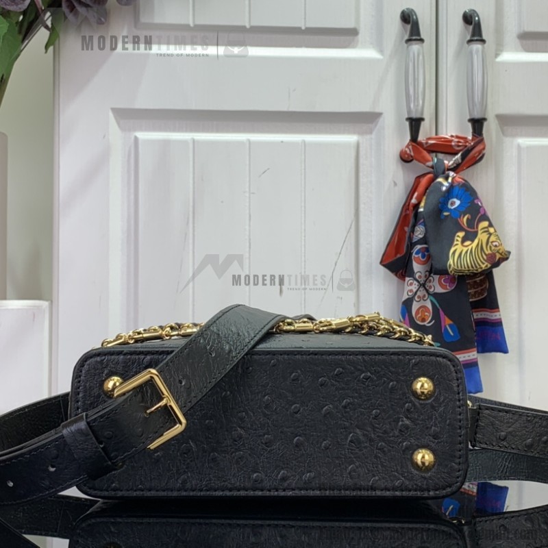 Louis Vuitton Capucines M11908 Mini & BB Handbag in Ostrich-Embossed Leather with Pearl Chain