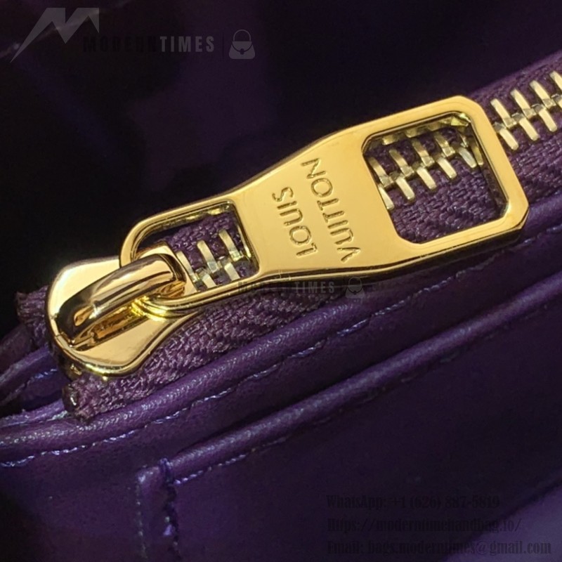 Louis Vuitton Capucines M11908 Mini & BB Handbag in Ostrich-Embossed Leather with Pearl Chain