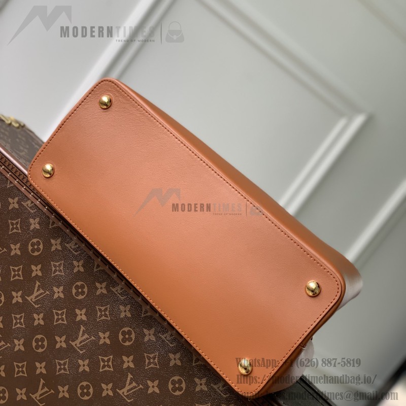 Louis Vuitton Capucines Souple Large Handbag M24607 in Smooth Calf Leather