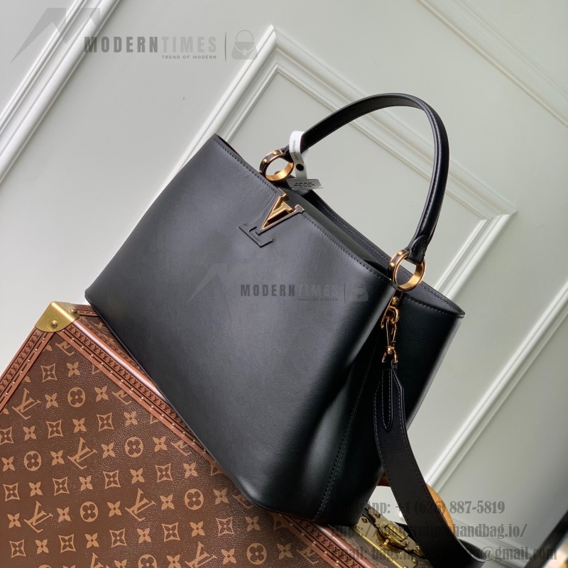 Louis Vuitton Capucines Souple Large Handbag M24607 in Smooth Calf Leather