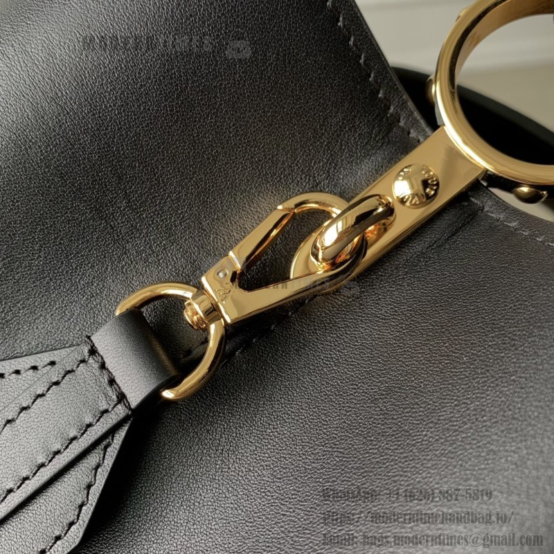 Louis Vuitton Capucines Souple Large Handbag M24607 in Smooth Calf Leather