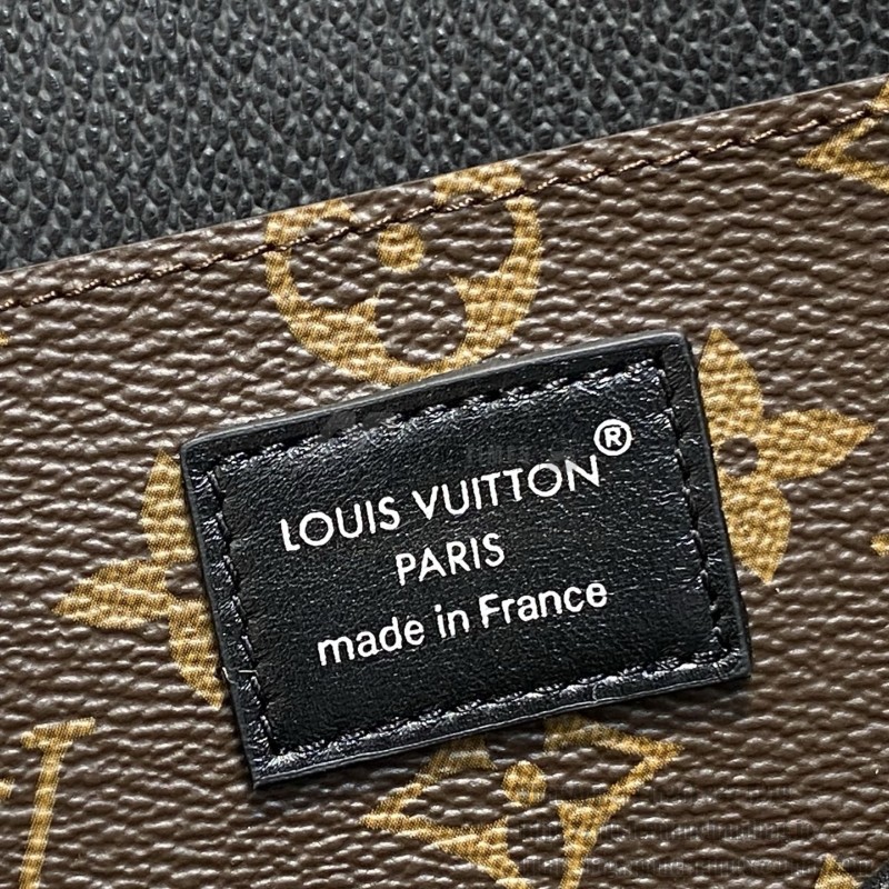 Louis Vuitton Pochette Cosmétique Black Lambskin Makeup Bag M15206 / M15205