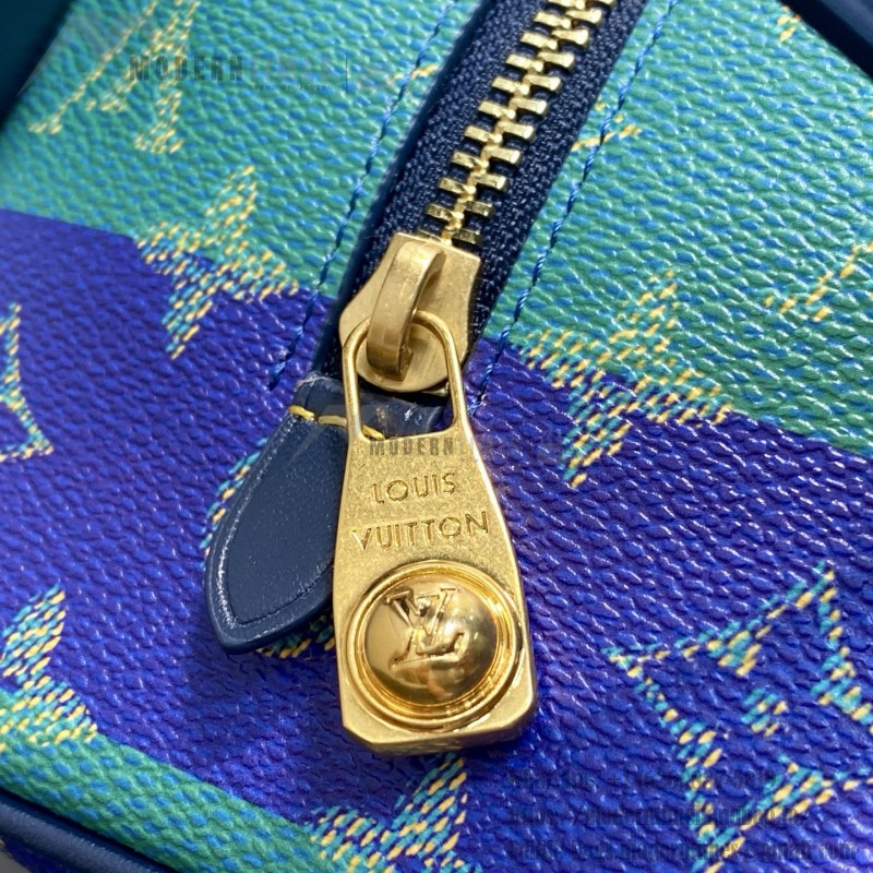 Louis Vuitton Locker Dopp Kit M25902 Blue M36903 Red Replica Toiletry Pouch