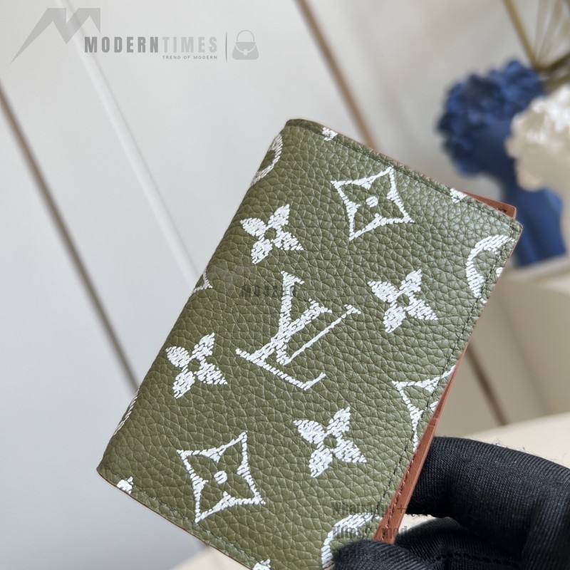 Compact Design with Card Slots and Rear Pocket