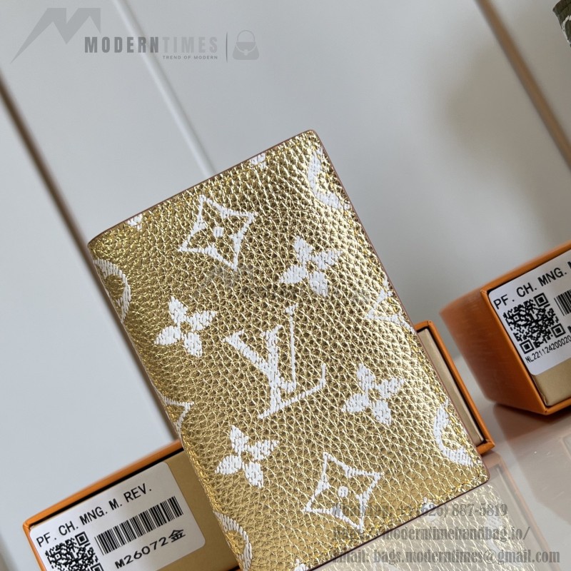 Compact Design with Card Slots and Rear Pocket