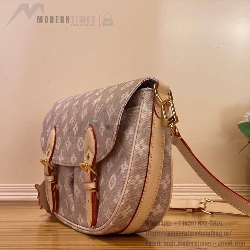 Louis Vuitton Escape Handbag M15134 featuring the Meowgram pattern and hand-painted cat leather embellishment