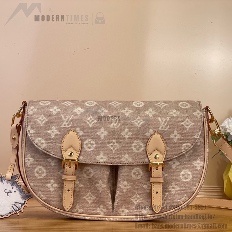 Louis Vuitton Escape Handbag M15134 featuring the Meowgram pattern and hand-painted cat leather embellishment
