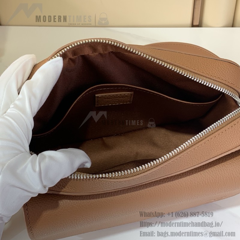 Louis Vuitton Boarding Messenger Bag M25981 in waxed cowhide leather with adjustable leather shoulder strap