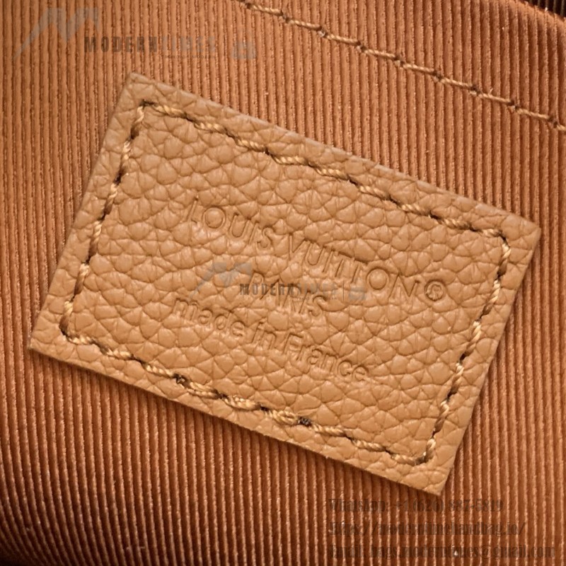 Louis Vuitton Boarding Messenger Bag M25981 in waxed cowhide leather with adjustable leather shoulder strap