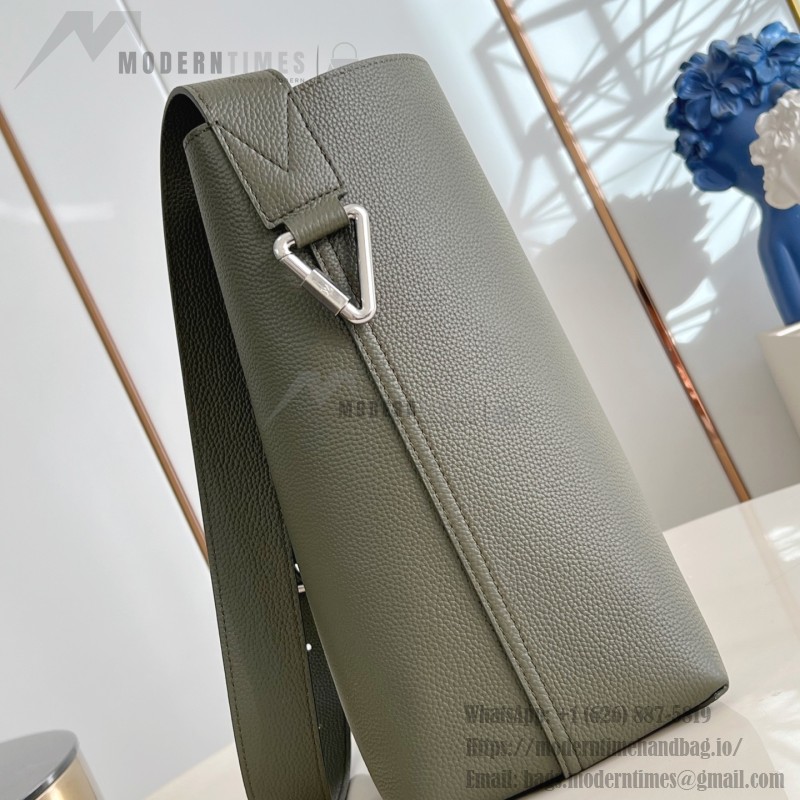 Louis Vuitton Verso Hobo Handbag LV Touch Leather