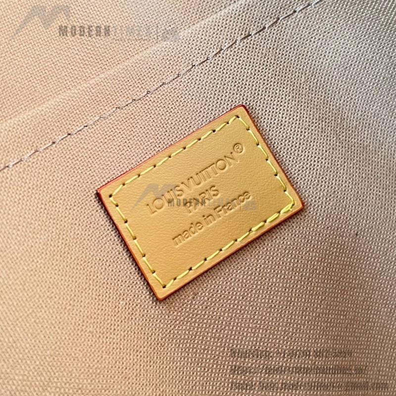 Louis Vuitton M26970 Pochette Voyage Souple Monogram Eclipse clutch bag