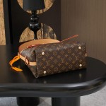 Louis Vuitton M46203 Handbag with Diamond Quilted Design and Dynamic Electronic Chip