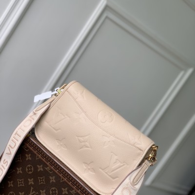 Louis Vuitton - Diane Bag Sand White Epi Leather M13231